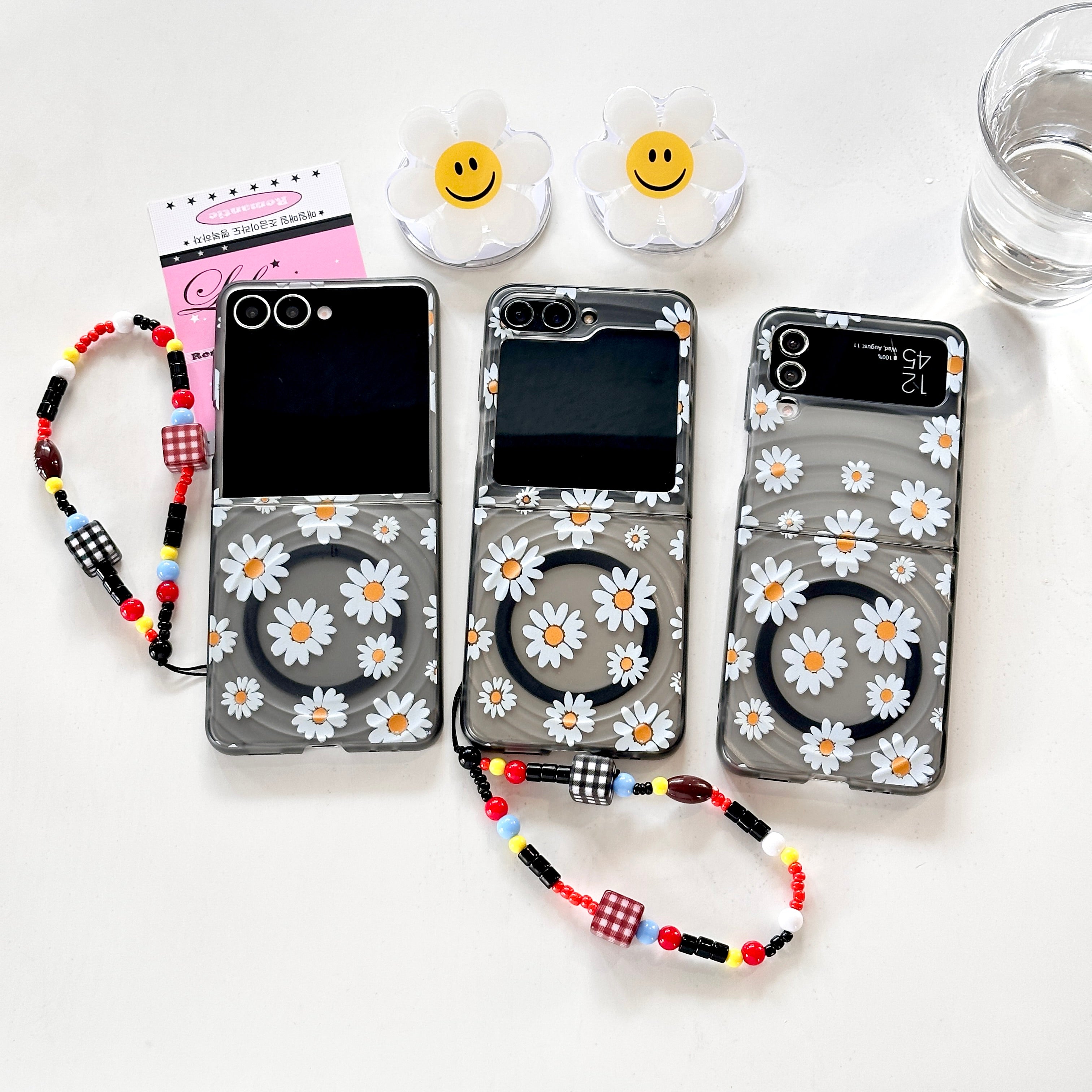 アイドル [Songbly] Daisy case+Sample Pack Daisy Smile Flip Case with Holder & Beaded Strap – For Samsung