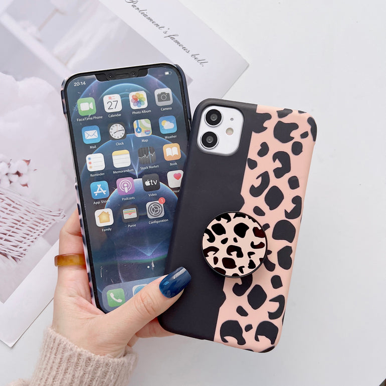 The Leopard Family Slim Case Cover With Holder - Kalakaar Indiaa